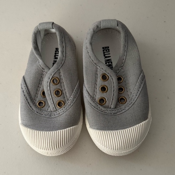 NWOT girls/boys size 21 Bella Newman shoes - Picture 1 of 10